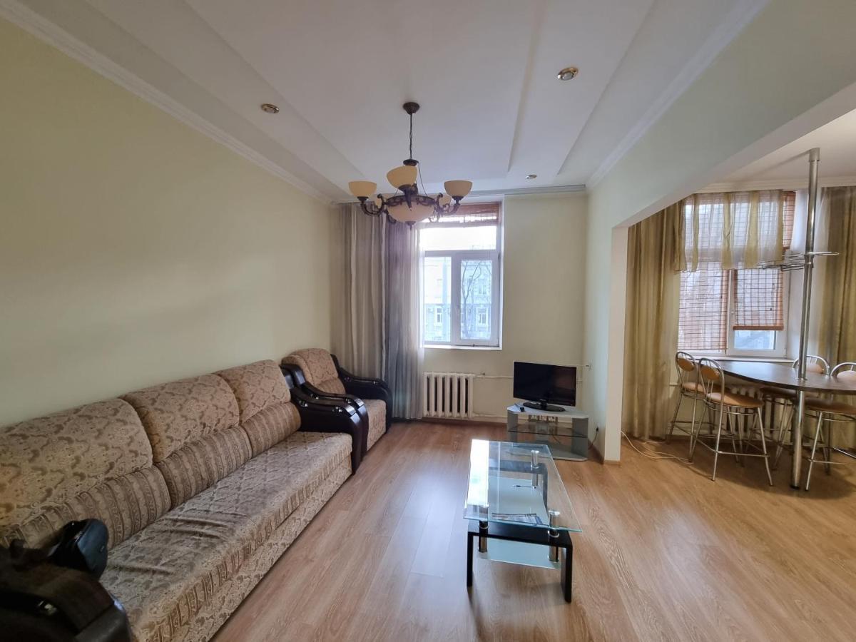 Stefan Cel Mare Boulevard Ultracentral Apartments In The Center Chisinau Exterior photo