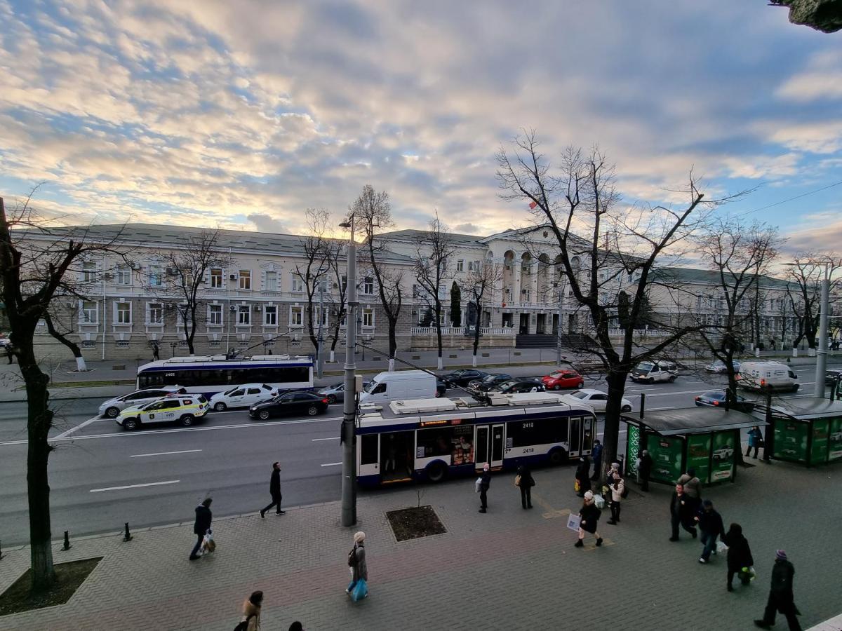 Stefan Cel Mare Boulevard Ultracentral Apartments In The Center Chisinau Exterior photo