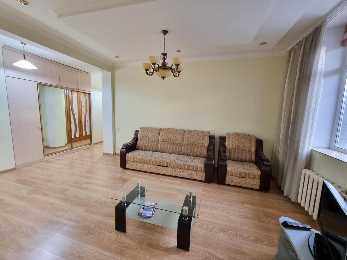 Stefan Cel Mare Boulevard Ultracentral Apartments In The Center Chisinau Exterior photo