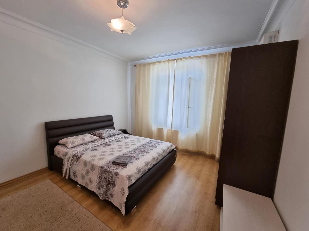 Stefan Cel Mare Boulevard Ultracentral Apartments In The Center Chisinau Exterior photo