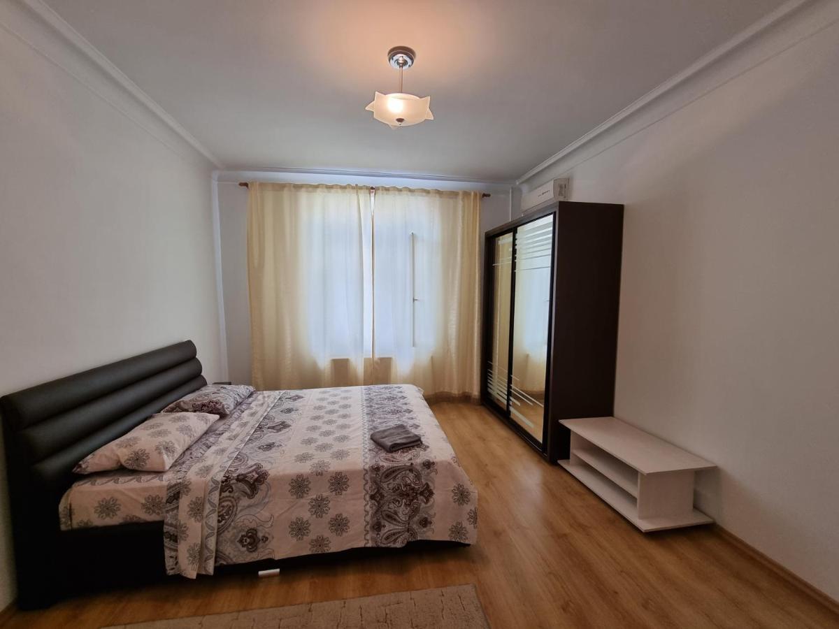 Stefan Cel Mare Boulevard Ultracentral Apartments In The Center Chisinau Exterior photo